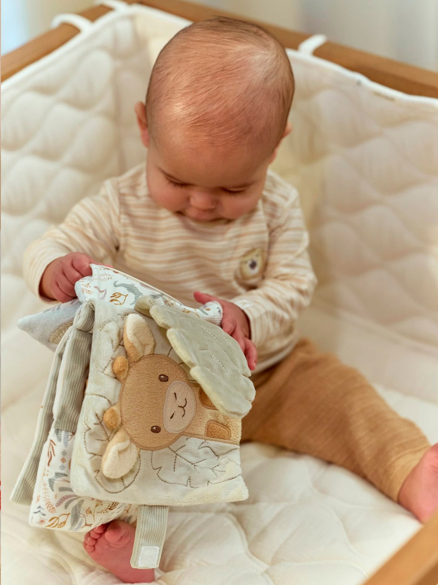 LITTLE SOFT ACTIVITIES BOOK WITH BOAT RING