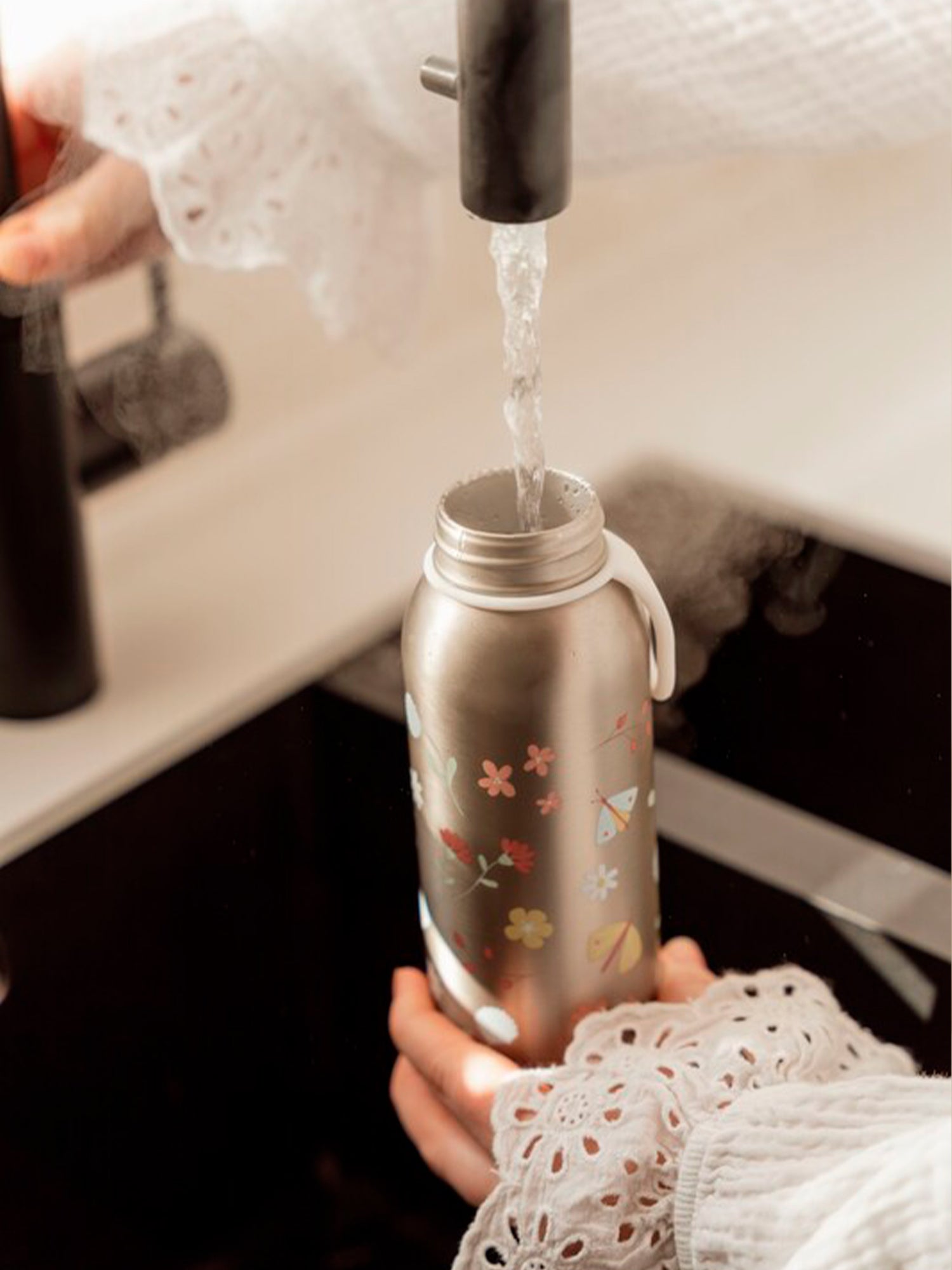 BOTELLA ISOTÉRMICA FLIP-UP 350 ML FLORES Little dutch KIDSME