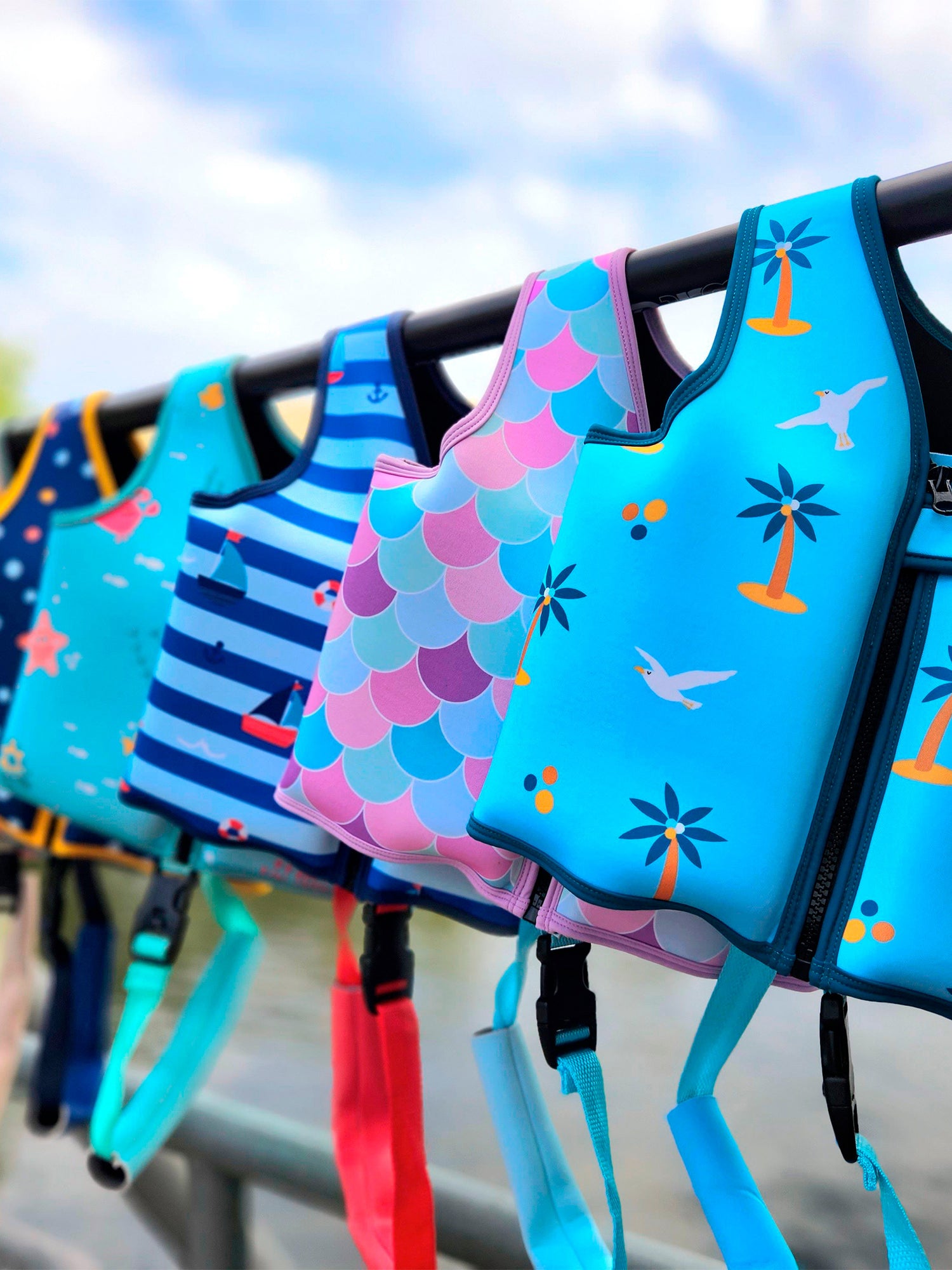 CHALECO FLOTADOR RAINBOW CREAM 1-2 AÑOS BTBOX KIDSME