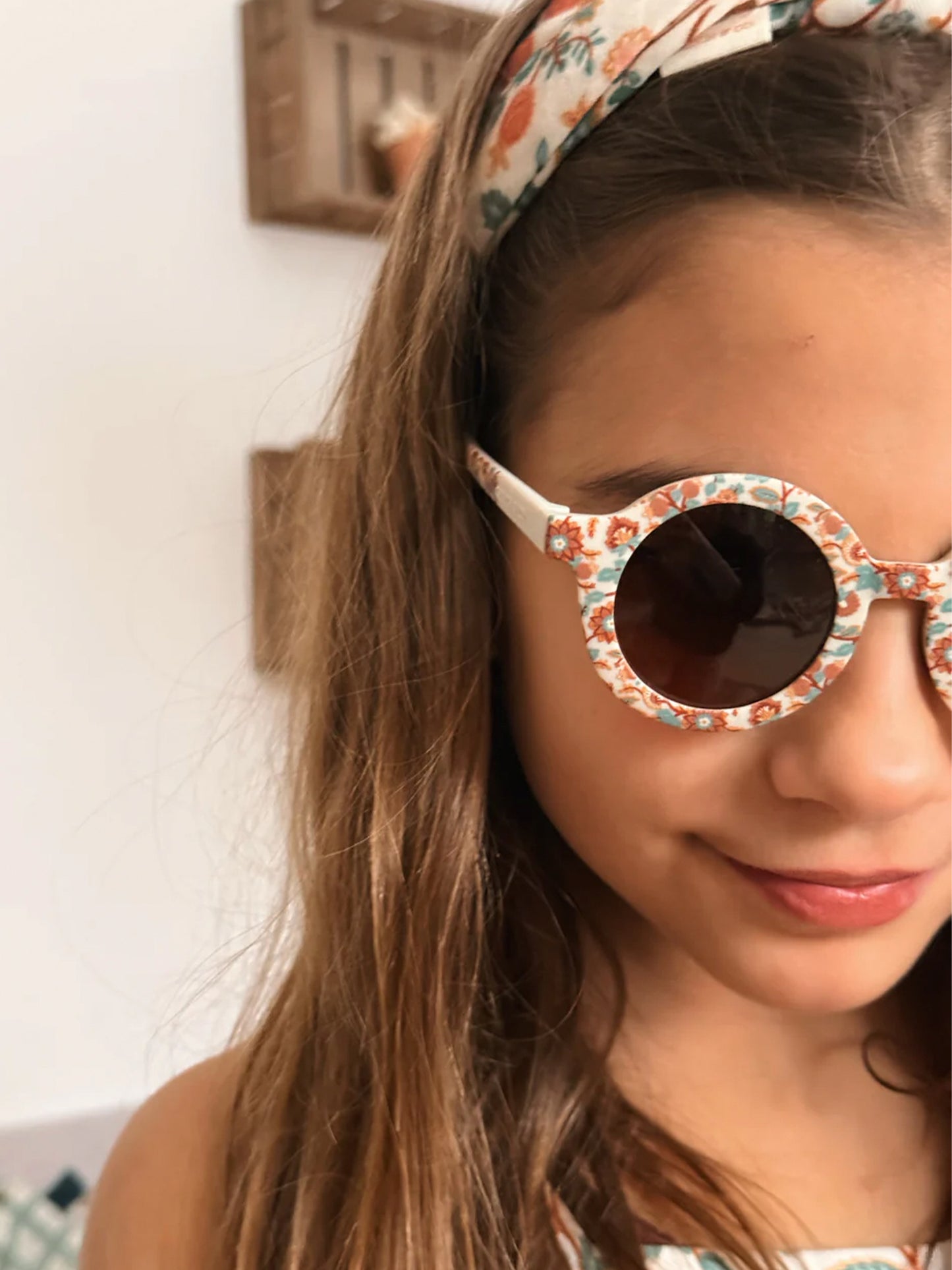 GAFAS DE SOL ORIGINAL ROUND IN BLOOM Grech & Co. KIDSME