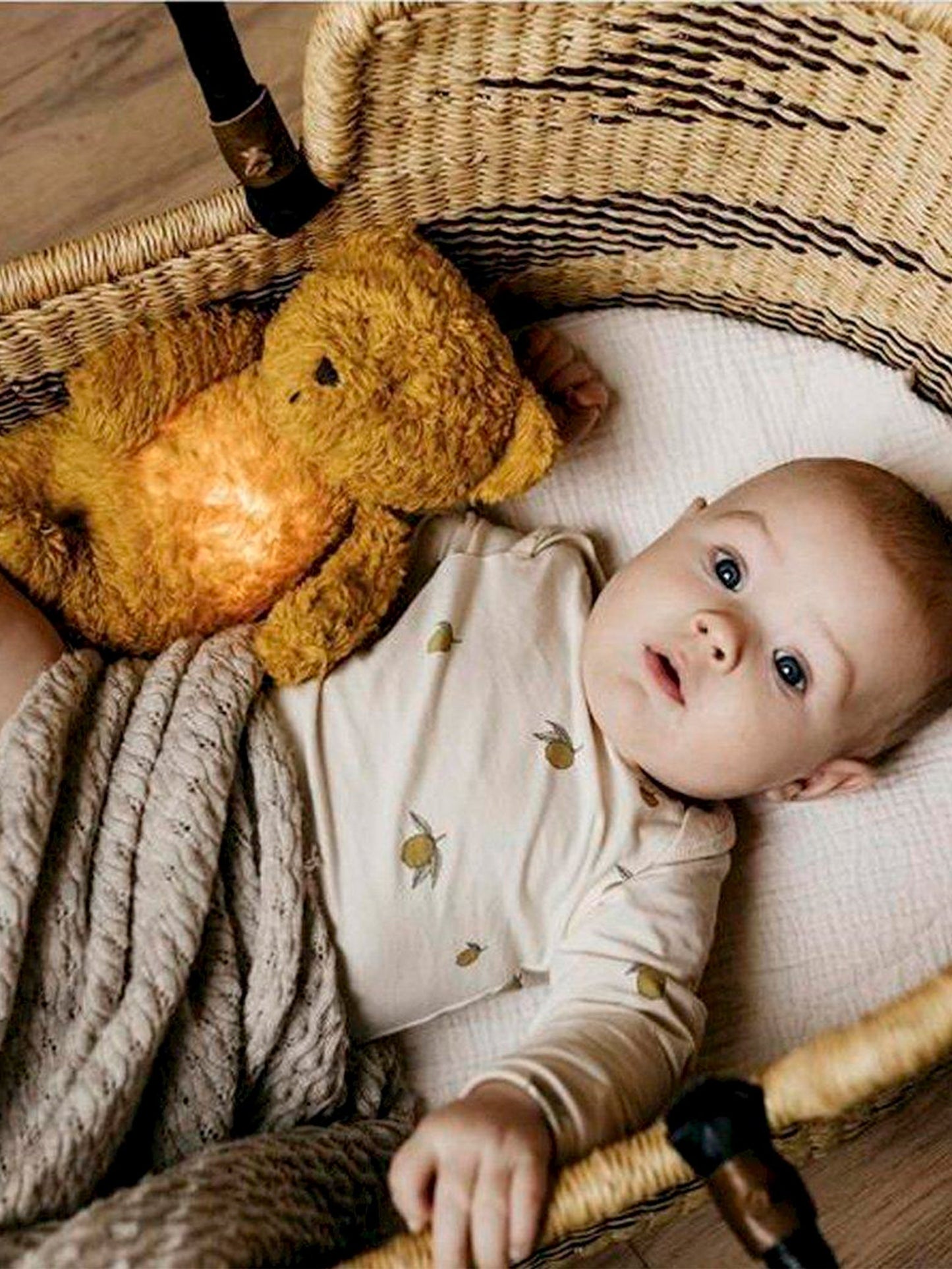 OSO DE PELUCHE LUZ Y SONIDO GREY NATUR Moonie KIDSME