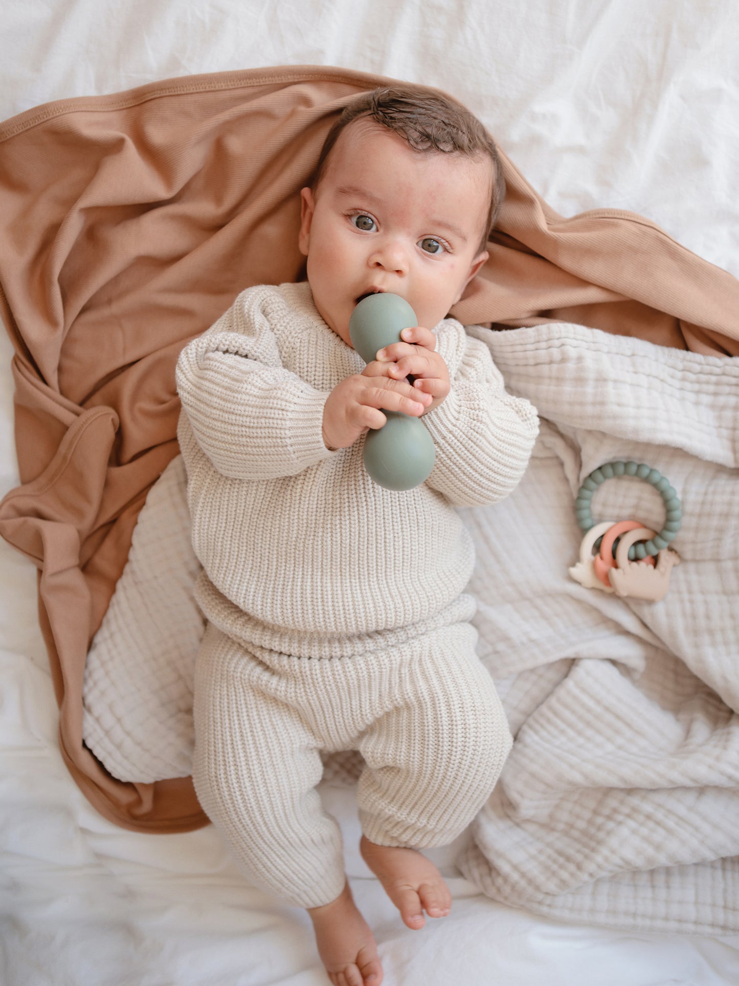 SONAJERO SILICONA CAMBRIDGE BLUE Mushie KIDSME
