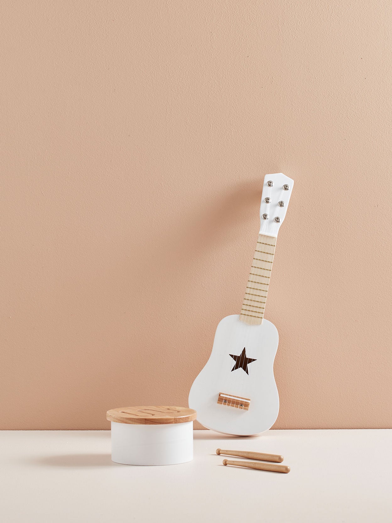 GUITARRA MADERA BLANCA Kids Concept KIDSME