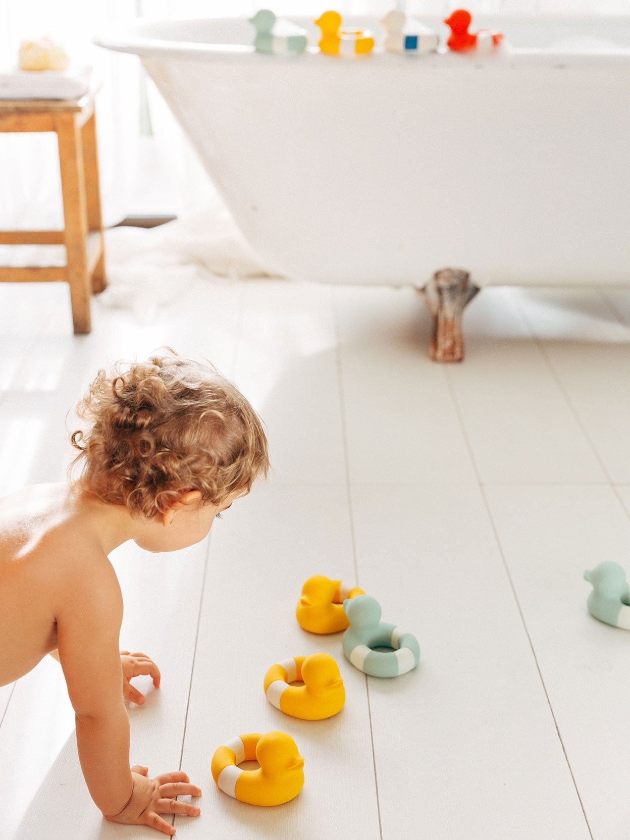 MORDEDOR JUGUETE BAÑO FLO THE FLOATIE YELLOW Oli & Carol KIDSME
