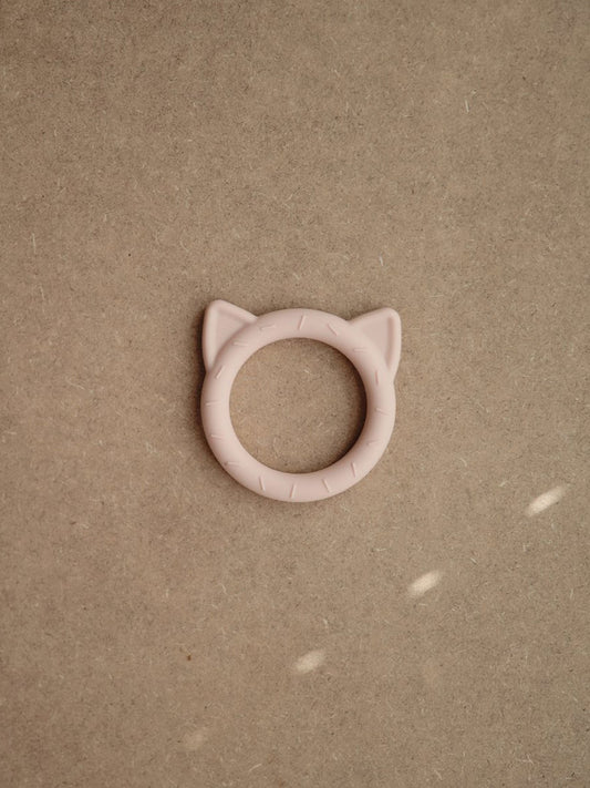 MORDEDOR GATO BLUSH Mushie KIDSME