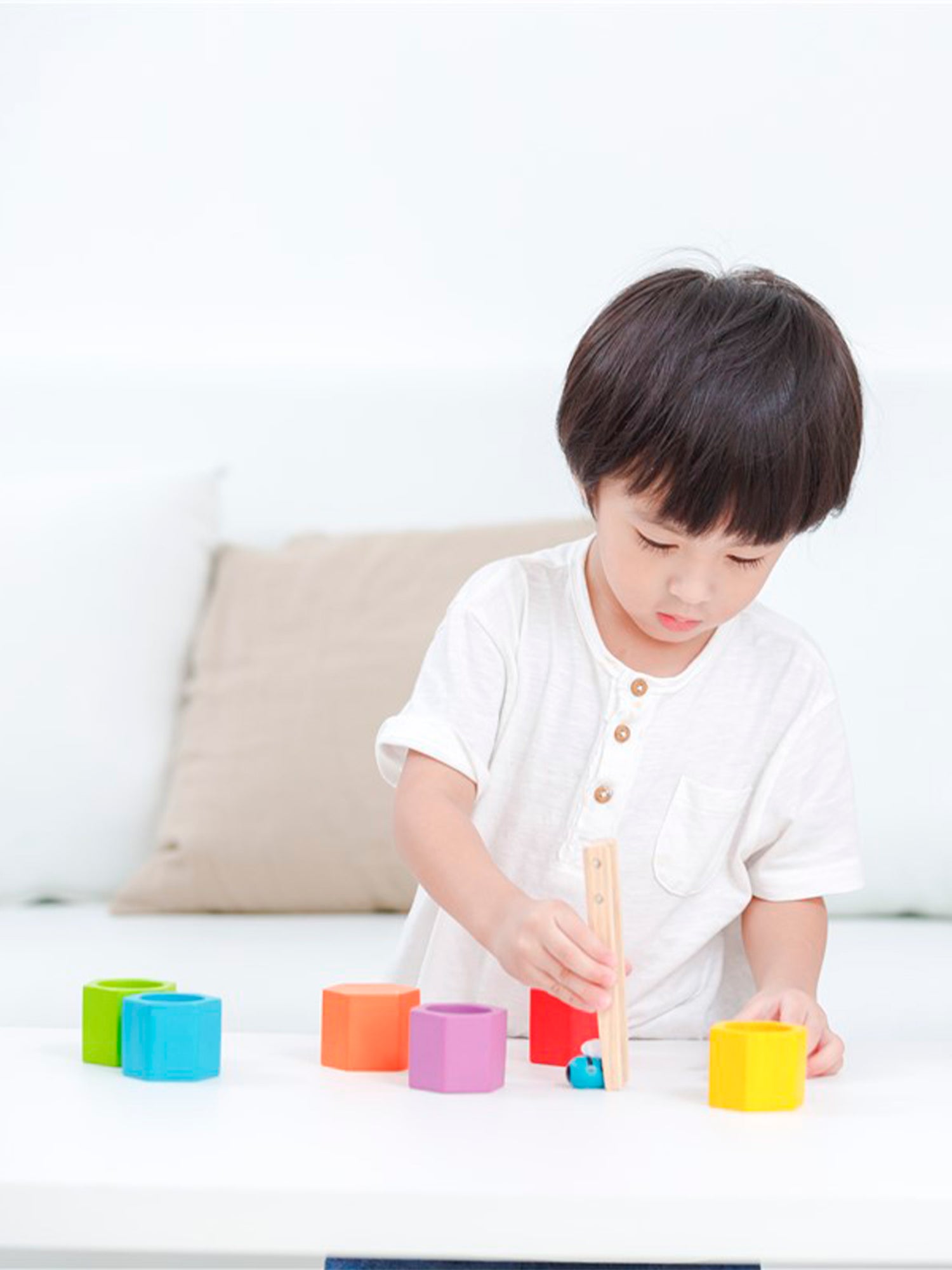 ABEJAS EN LA COLMENA Plan Toys KIDSME