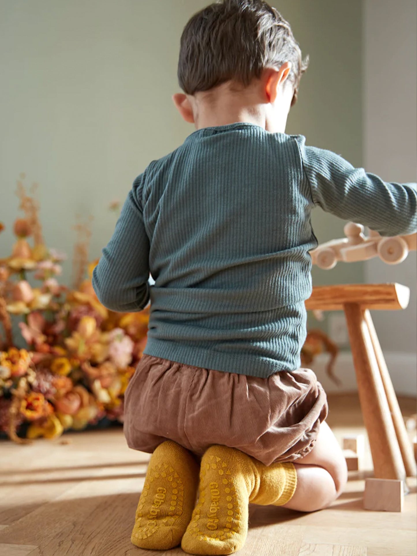 CALCETINES SUELA ANTIDESLIZANTE MOSTAZA Kidsme Store KIDSME