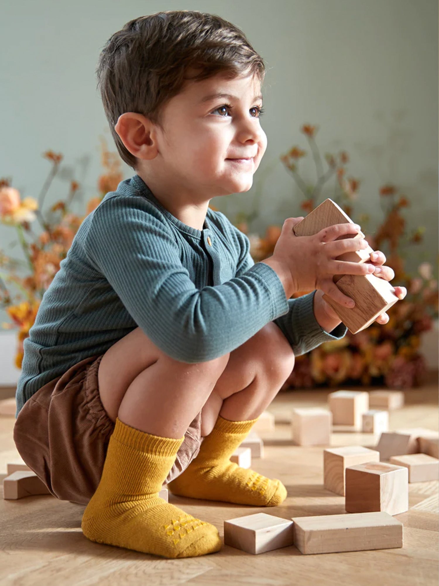 CALCETINES SUELA ANTIDESLIZANTE MOSTAZA Kidsme Store KIDSME