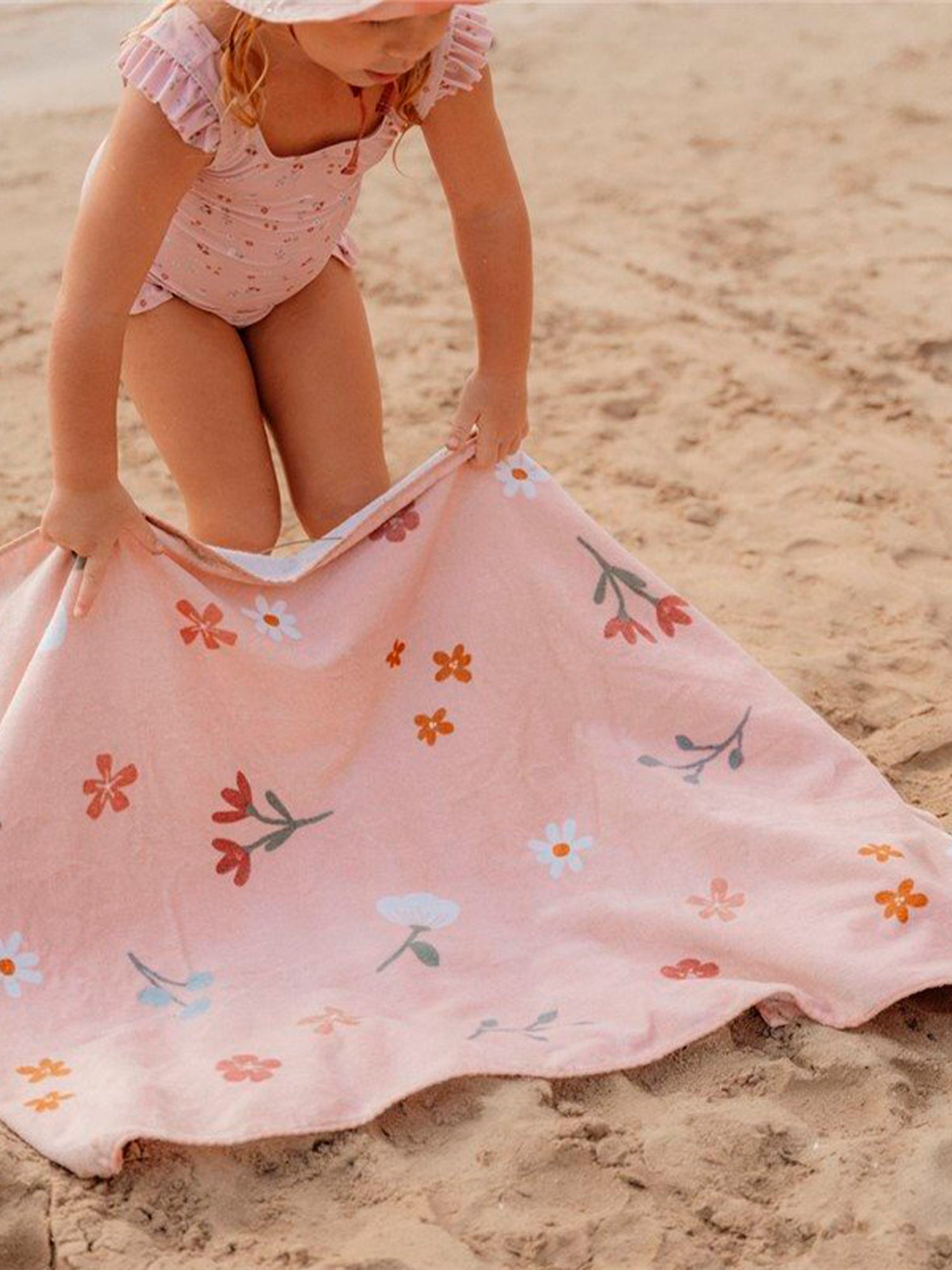 TOALLA PLAYA FLORES Little dutch KIDSME